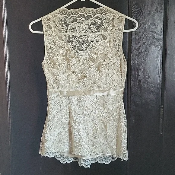 Gorgeous Ann Taylor Lace Silk Sleeveless Top - Sz. 00 - Beige - Picture 2 of 6